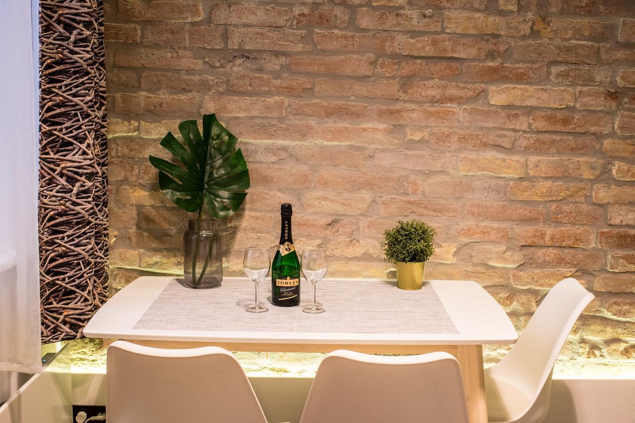 Very Stylish And Fresh Studio Home In The Center Budapest Eksteriør billede
